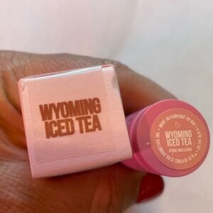 NIB 🌟 JEFFREE STAR COSMETICS 👄
Velvet Trap Lipstick (WYOMING ICED TEA)